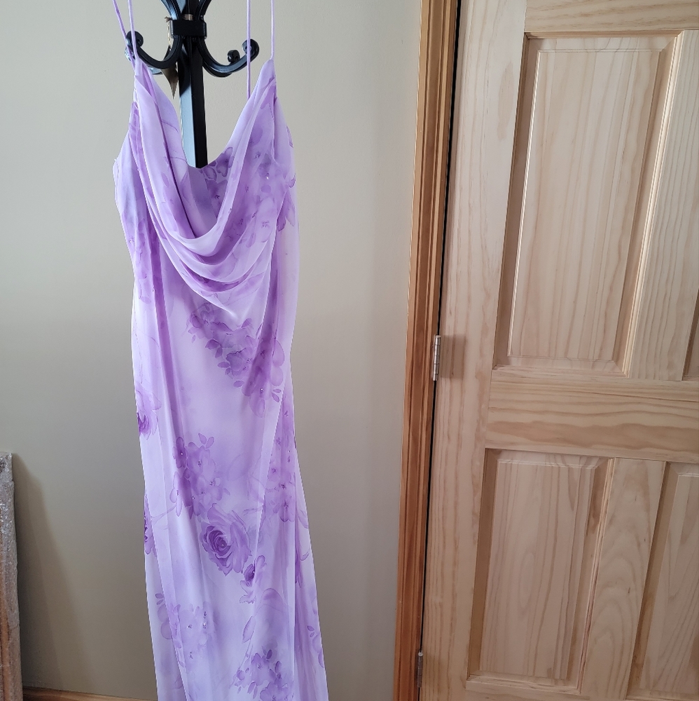 Beautiful lilac colored floor length dress with matching scarf
